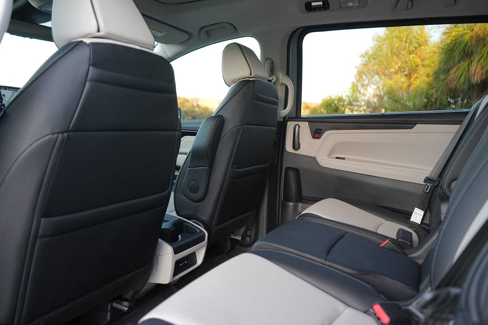 Thumbnail: 2026 Honda Odyssey - 12