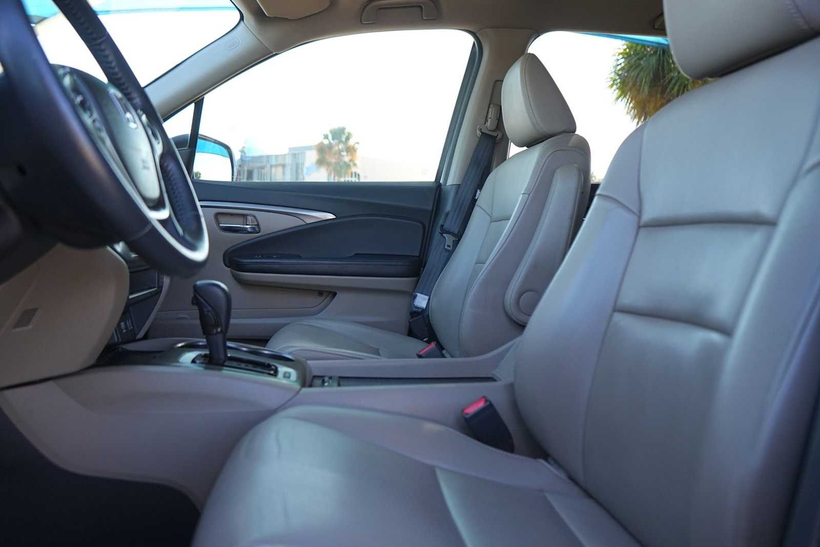 Thumbnail: 2016 Honda Pilot - 11