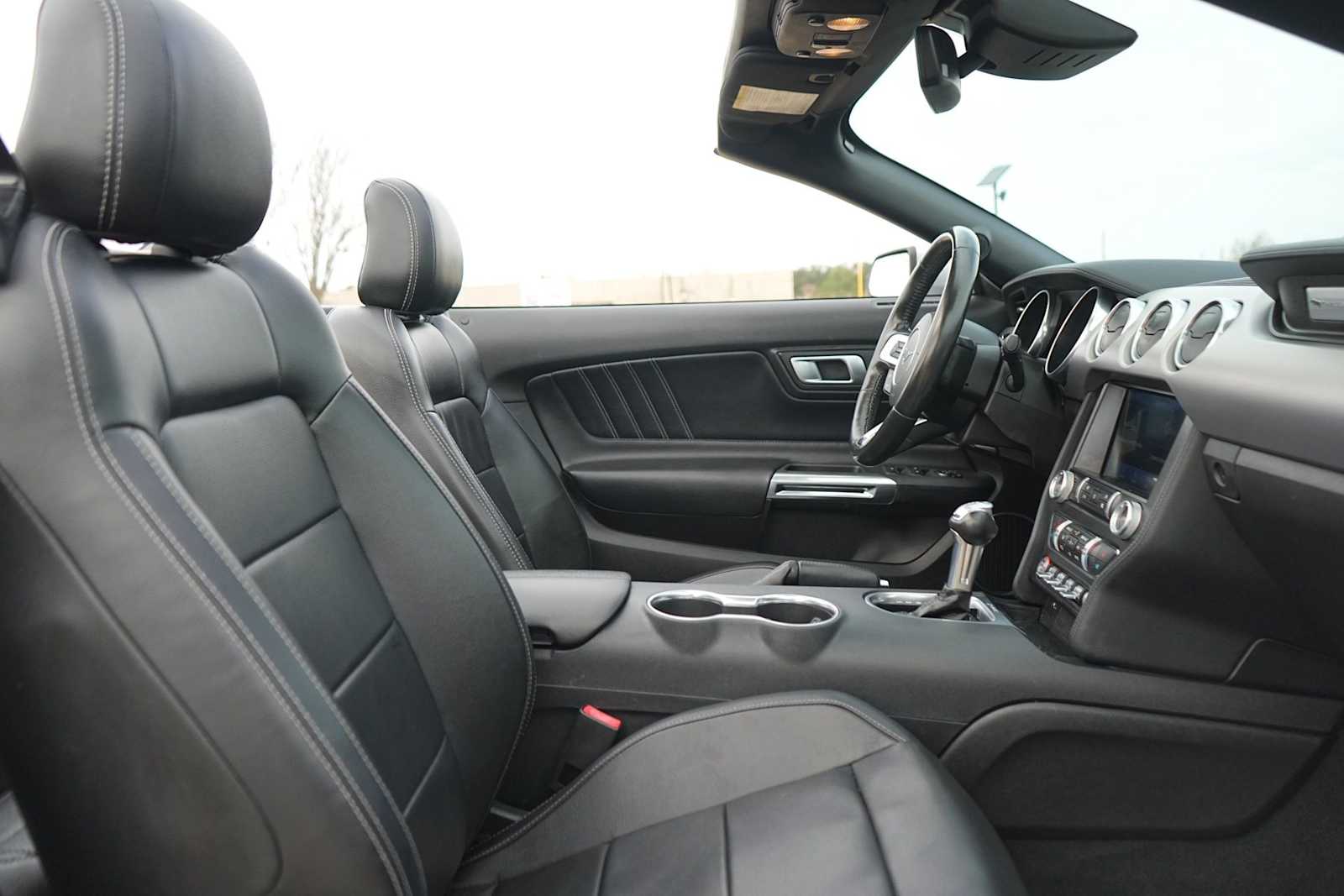 Thumbnail: 2022 Ford Mustang - 15