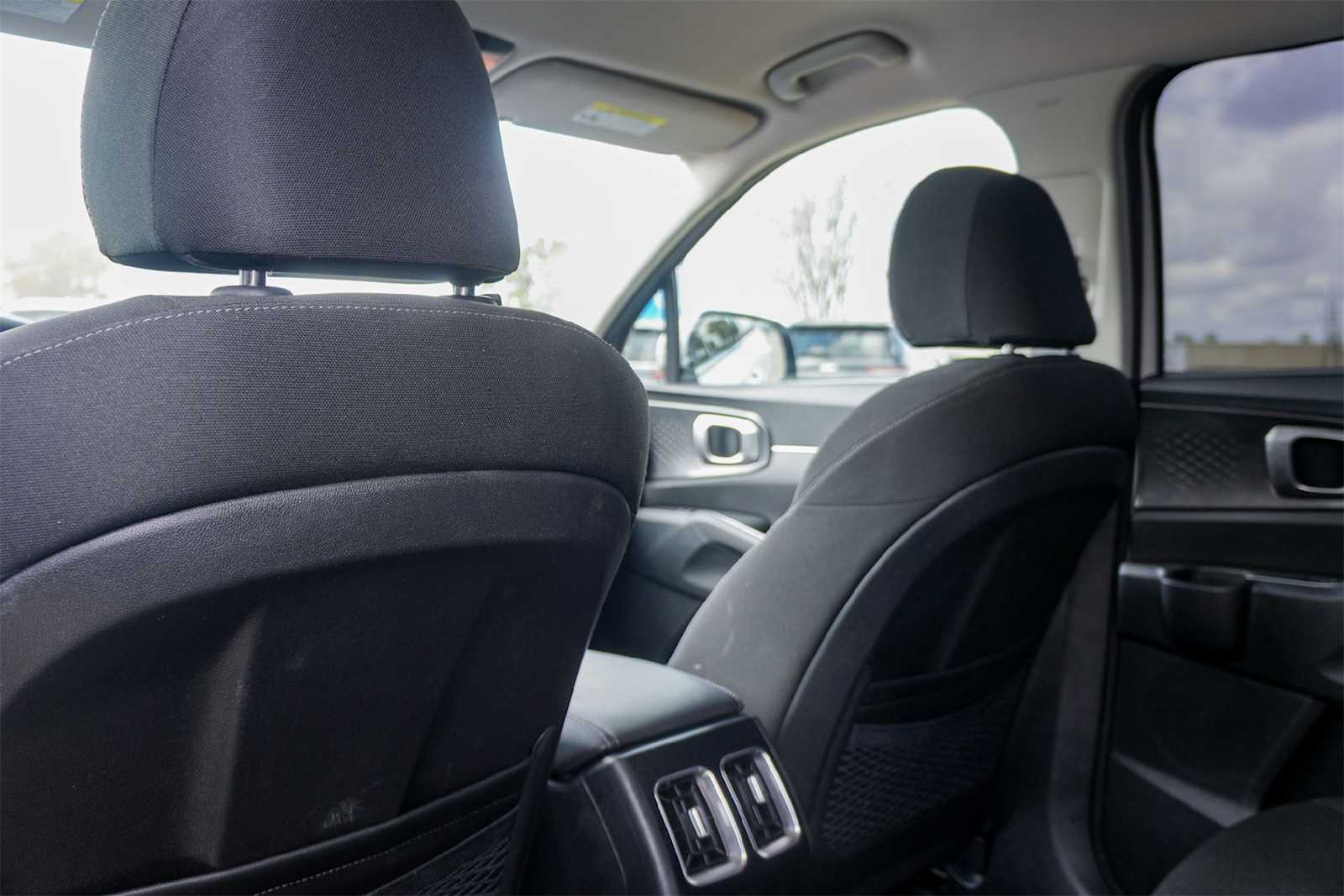 Thumbnail: 2023 Kia Sorento - 12