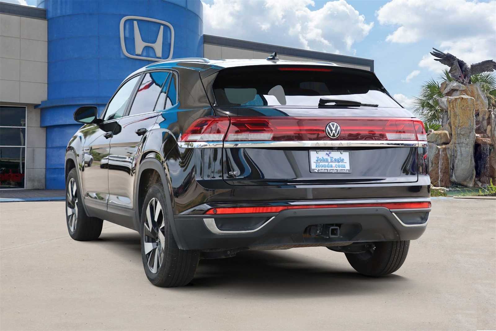2024 Volkswagen Atlas Cross Sport SE Technology photo 4