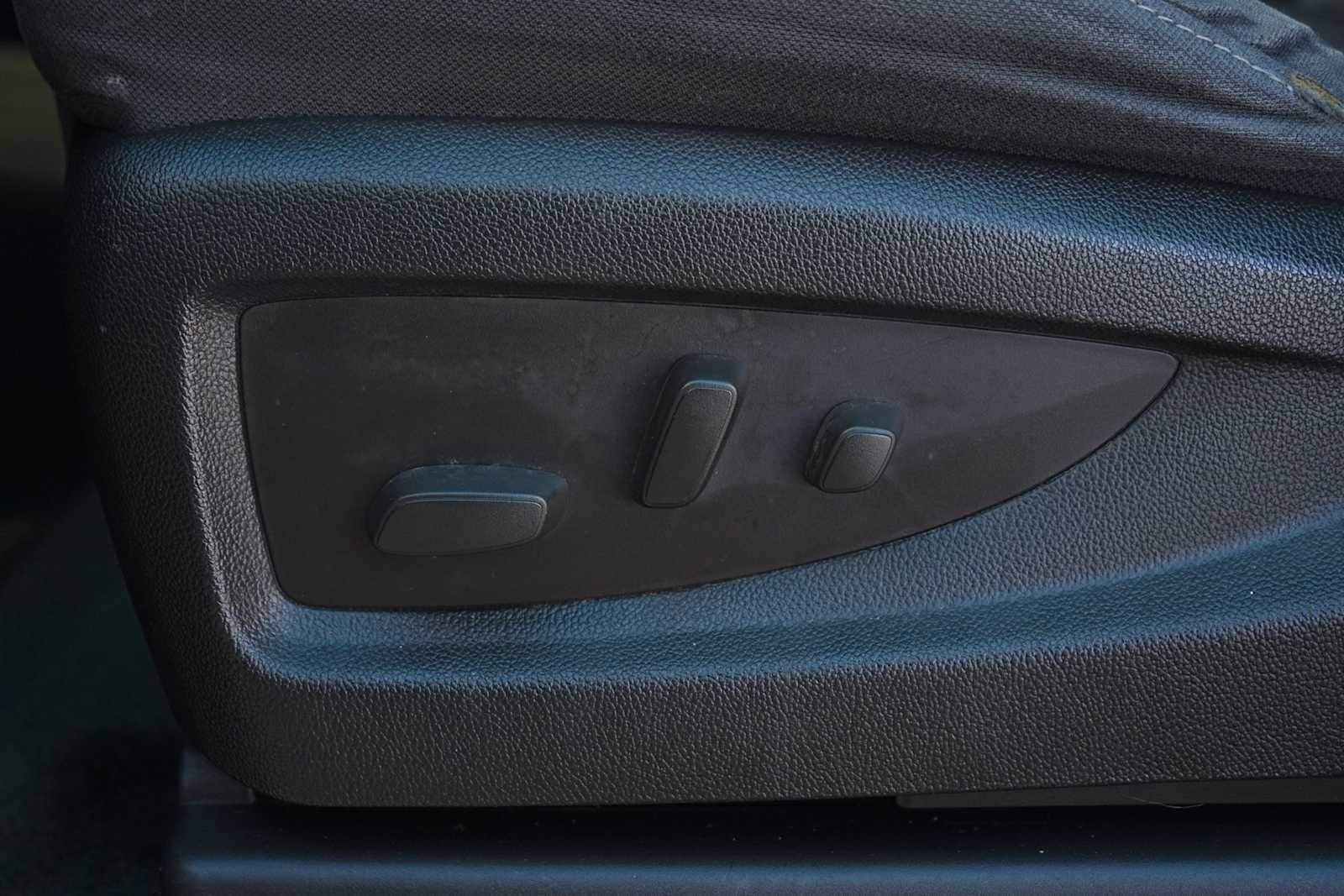 Thumbnail: 2015 Chevrolet Silverado 1500 - 12