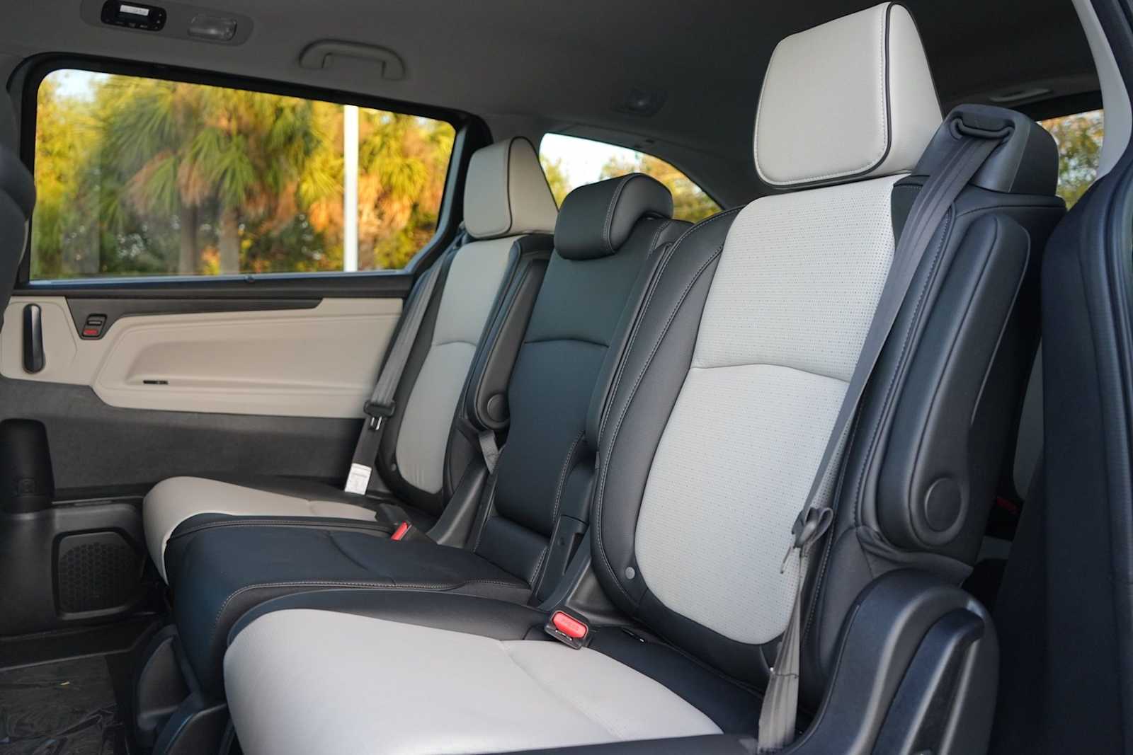 Thumbnail: 2026 Honda Odyssey - 13