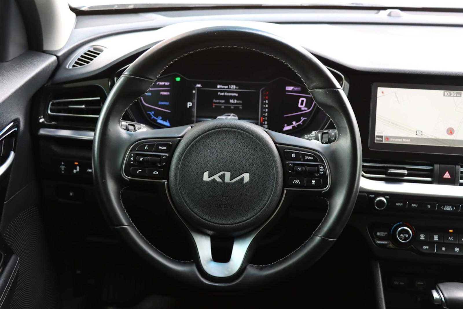 Thumbnail: 2022 Kia Niro - 16