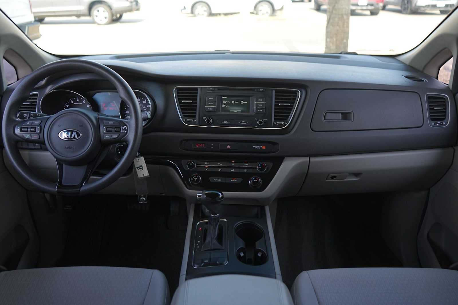 Thumbnail: 2017 Kia Sedona - 10