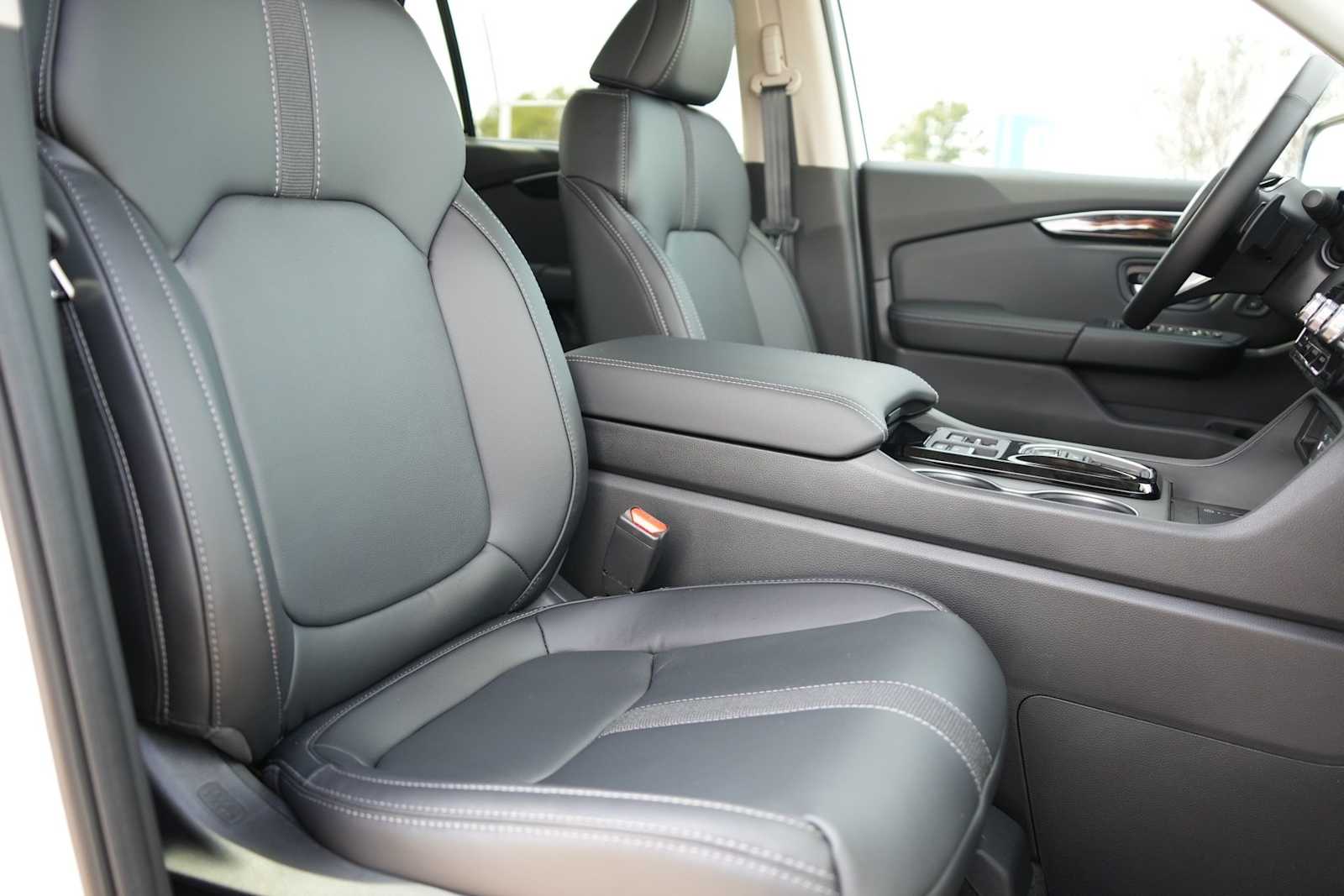 Thumbnail: 2025 Honda Pilot - 13