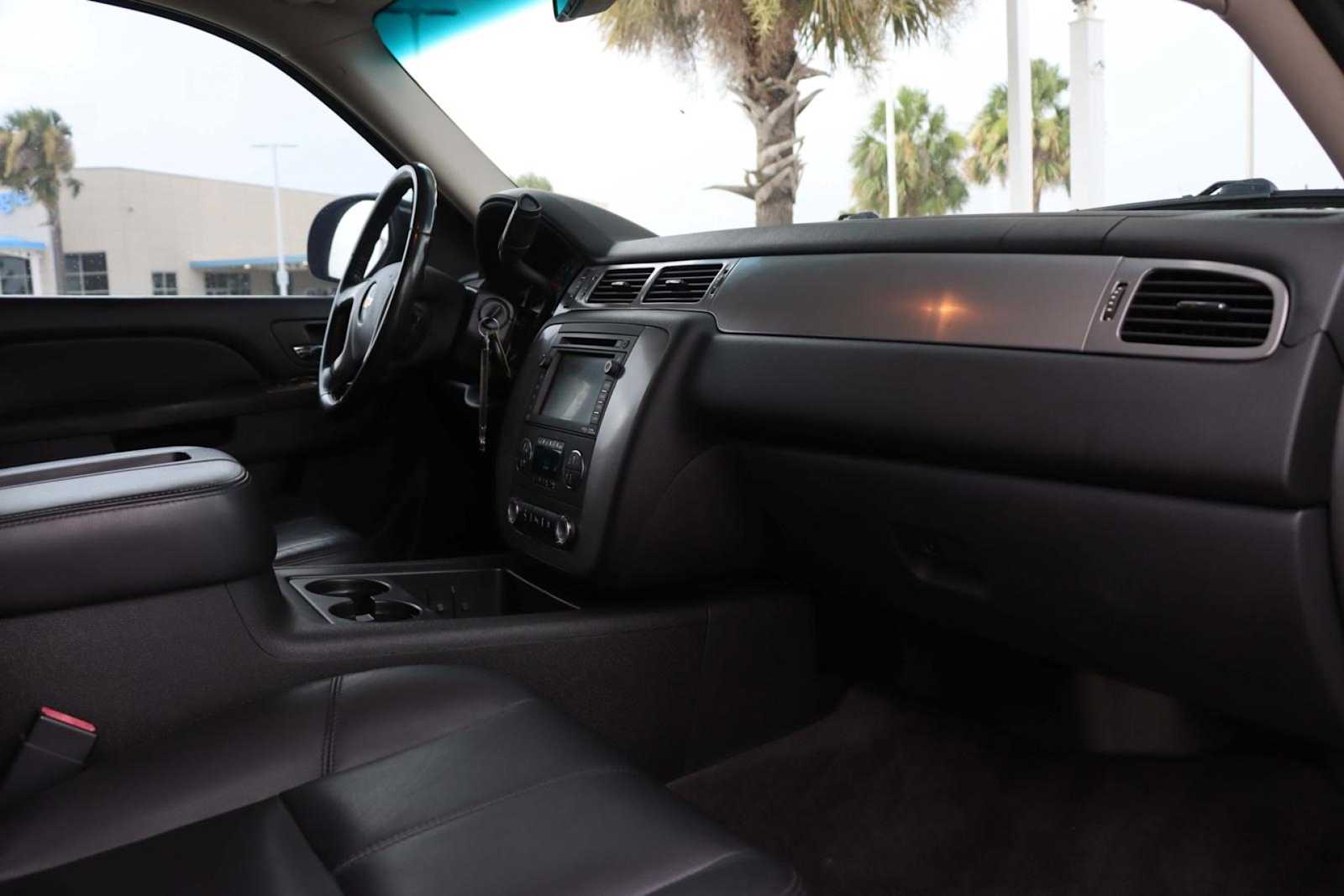 Thumbnail: 2011 Chevrolet Tahoe - 13