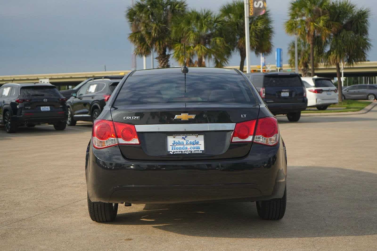 Thumbnail: 2016 Chevrolet Cruze - 4