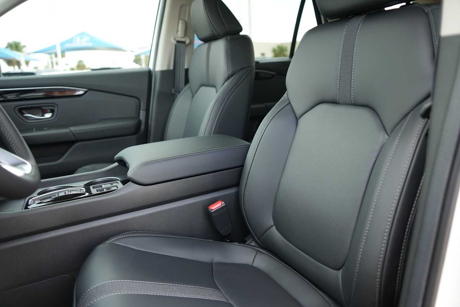 Thumbnail: 2025 Honda Pilot - 10