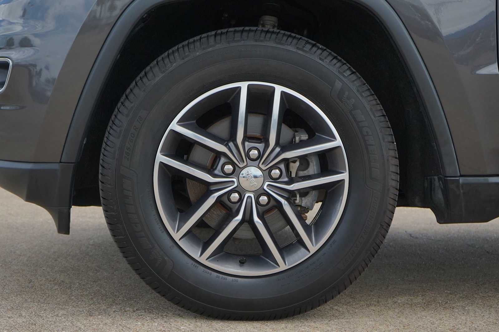 Thumbnail: 2017 Jeep Grand Cherokee - 7