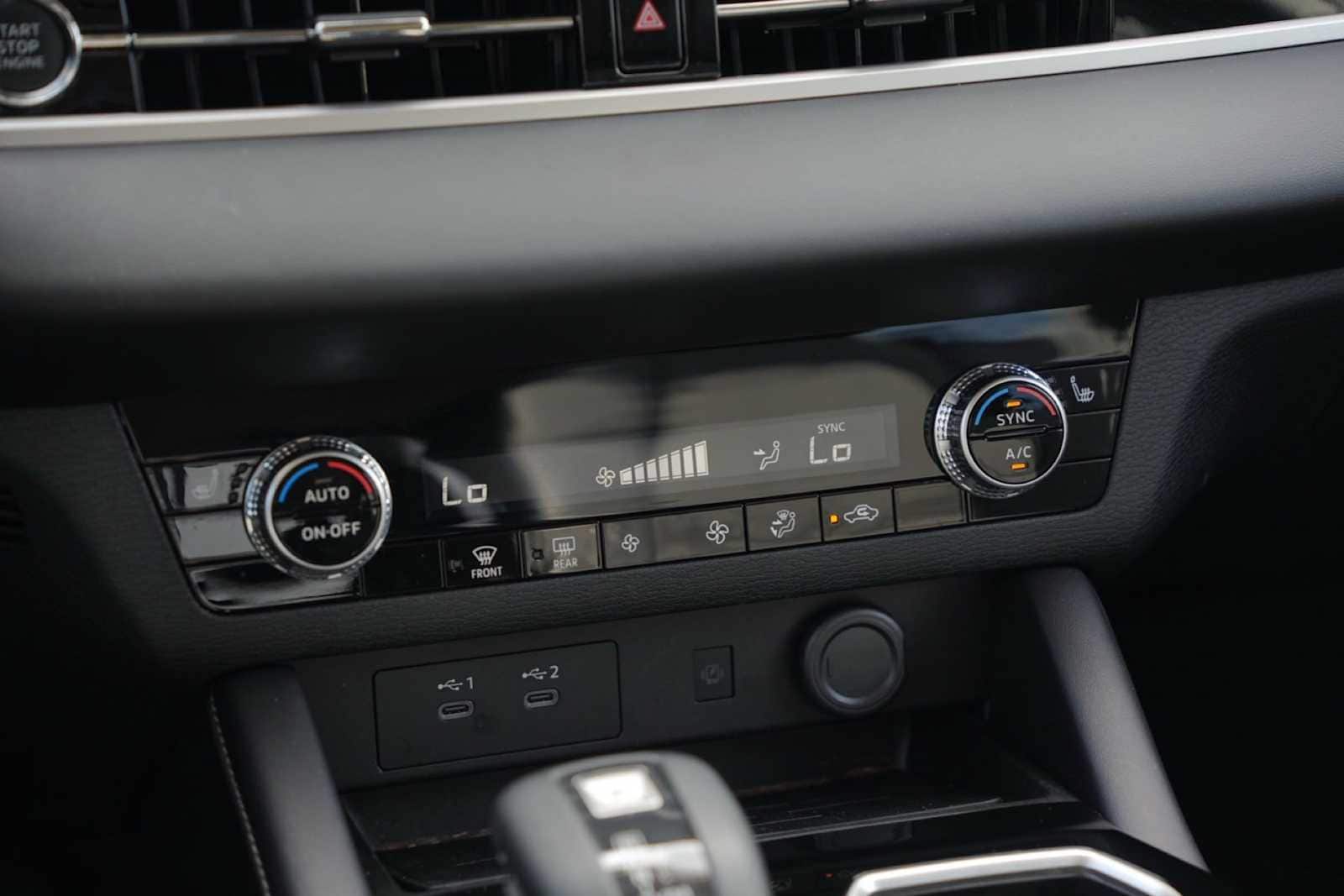 Thumbnail: 2025 Mitsubishi Outlander - 22