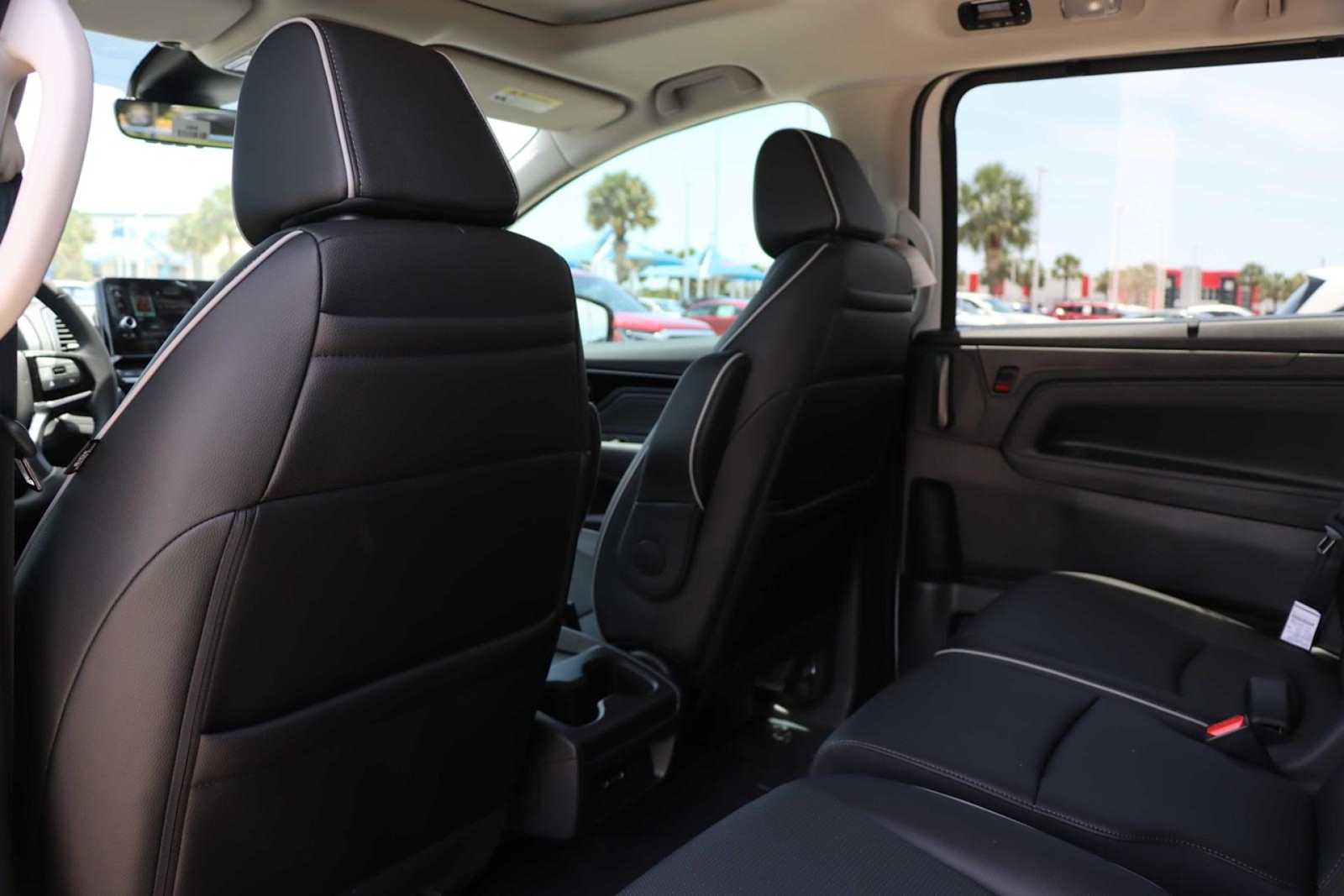 2025 Honda Odyssey Elite 13