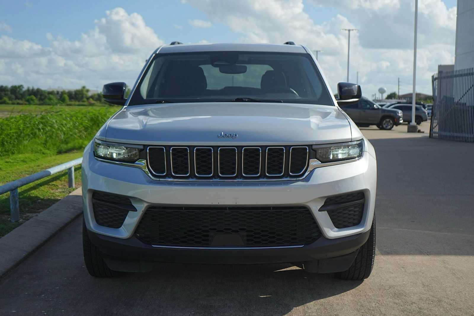 Thumbnail: 2024 Jeep Grand Cherokee - 6