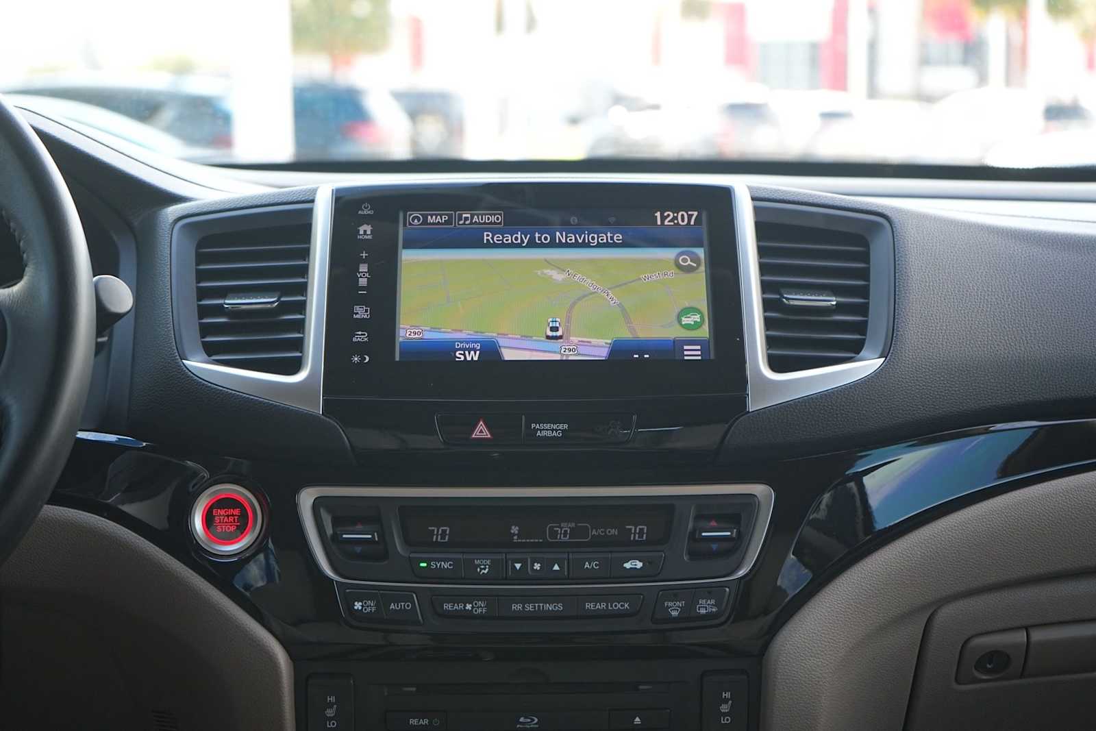 Thumbnail: 2017 Honda Pilot - 19