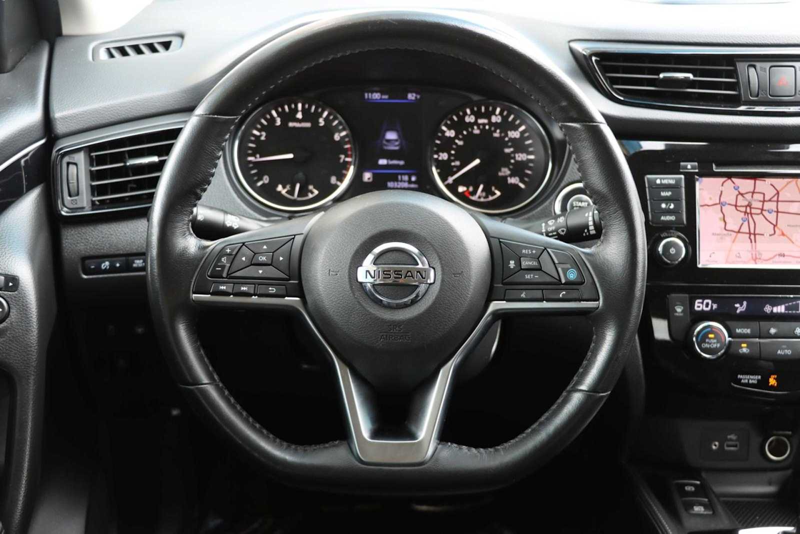 2019 Nissan Rogue Sport SL 17