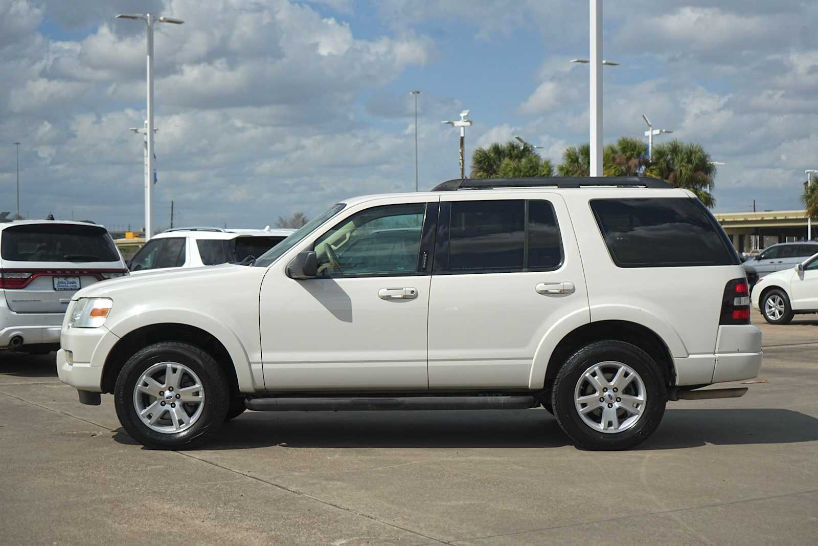 Thumbnail: 2010 Ford Explorer - 3