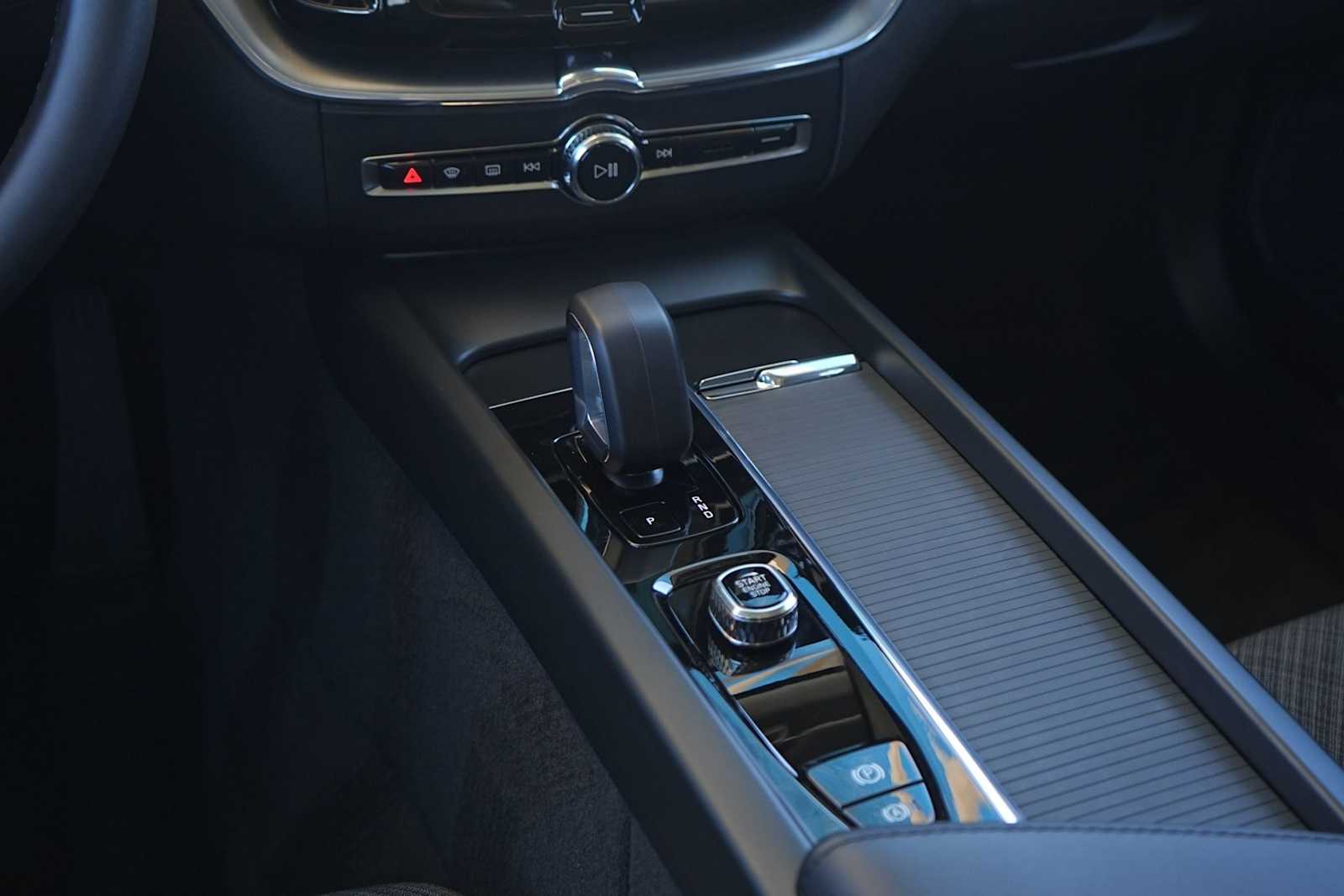 Thumbnail: 2024 Volvo XC60 - 20