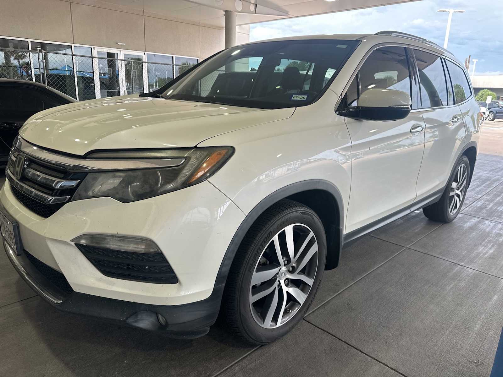 2018 Honda Pilot 2WD Touring's photo