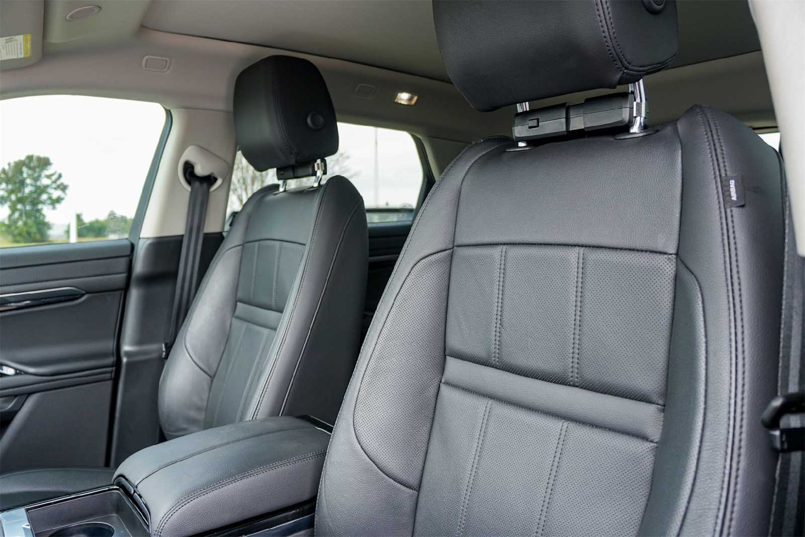 Thumbnail: 2022 Land Rover Range Rover Evoque - 11