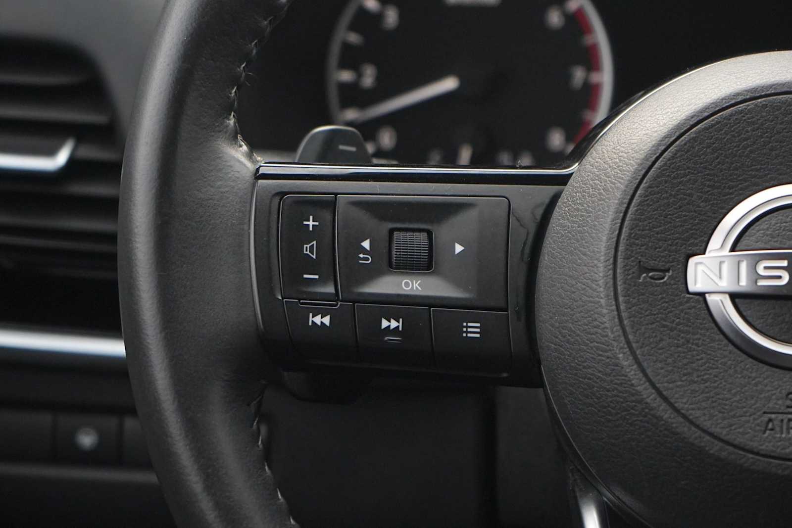 Thumbnail: 2023 Nissan Rogue - 17