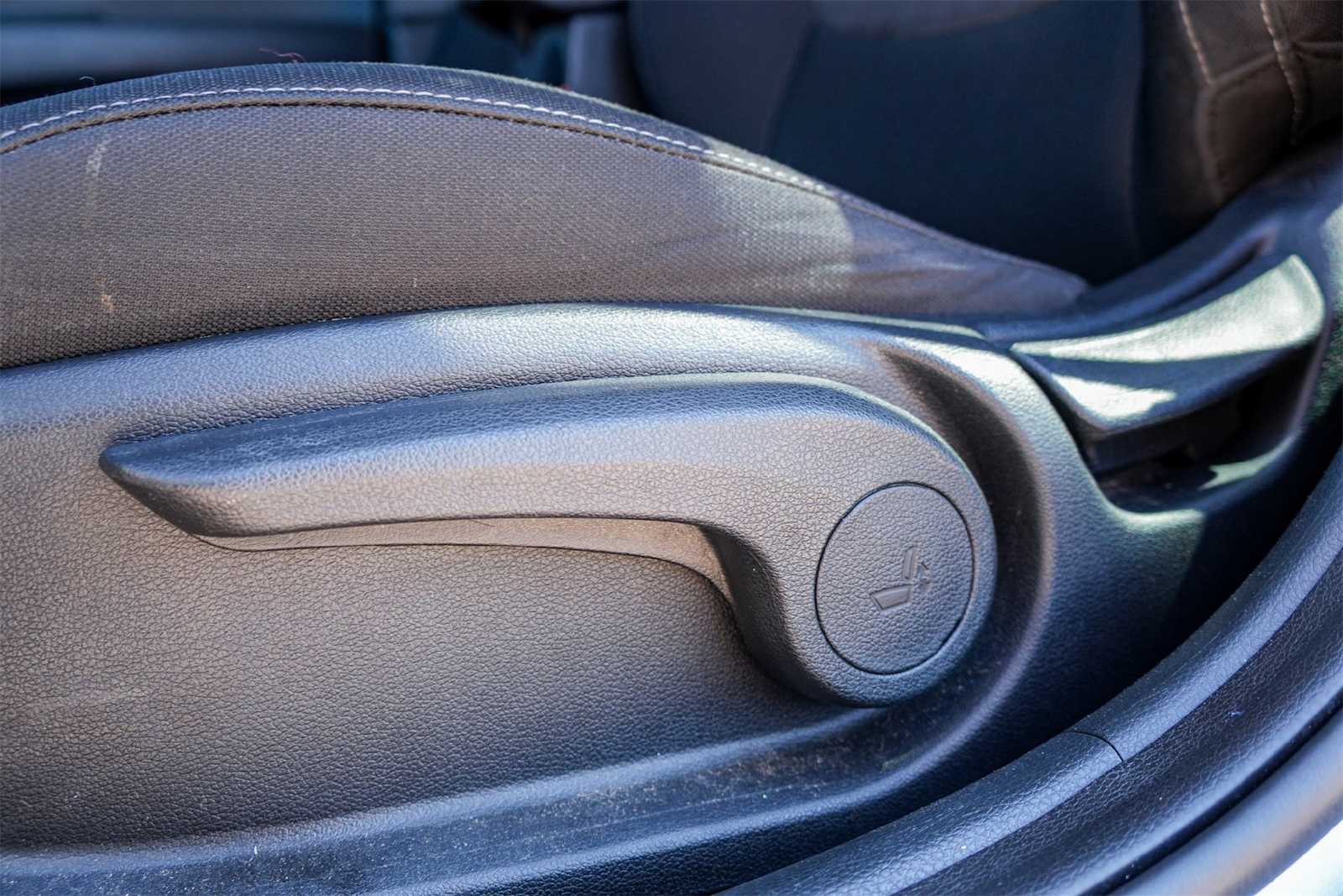 Thumbnail: 2022 Kia Rio - 21