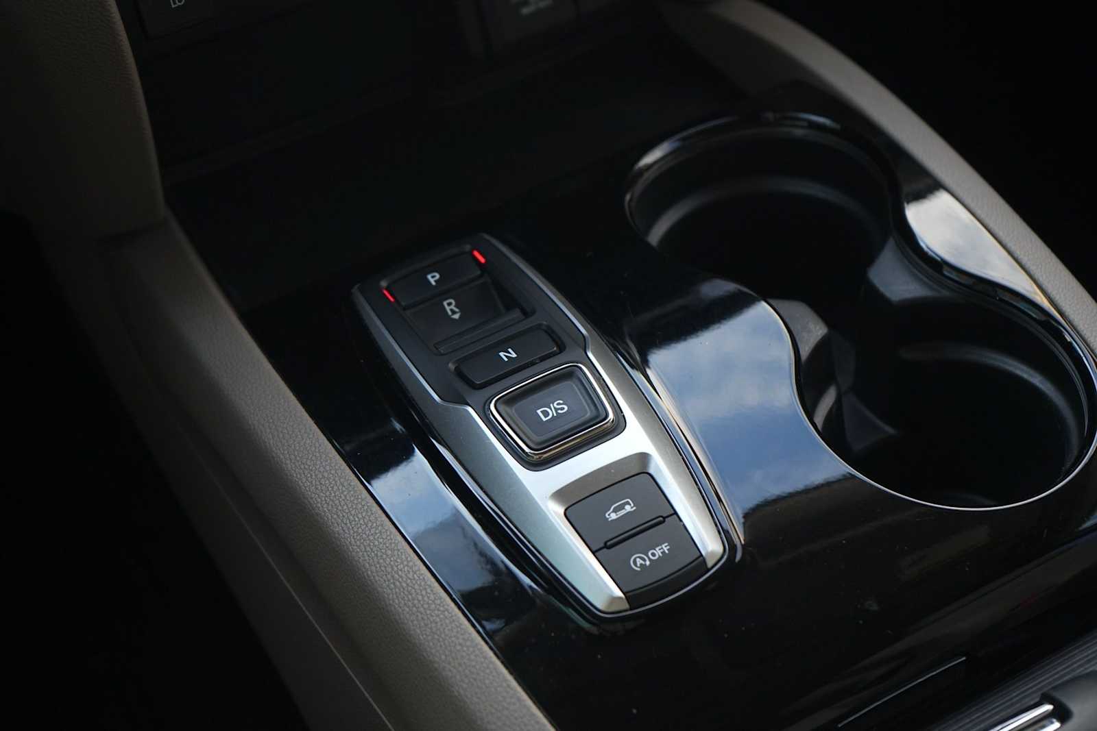 Thumbnail: 2017 Honda Pilot - 20