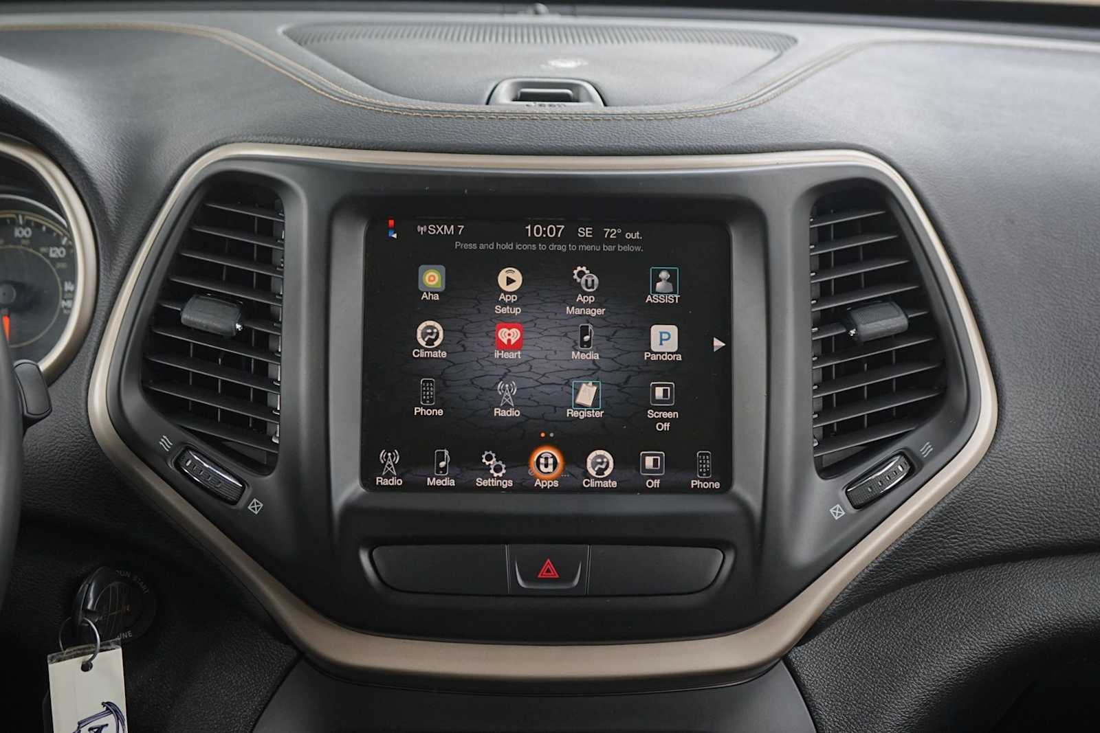 Thumbnail: 2016 Jeep Cherokee - 19