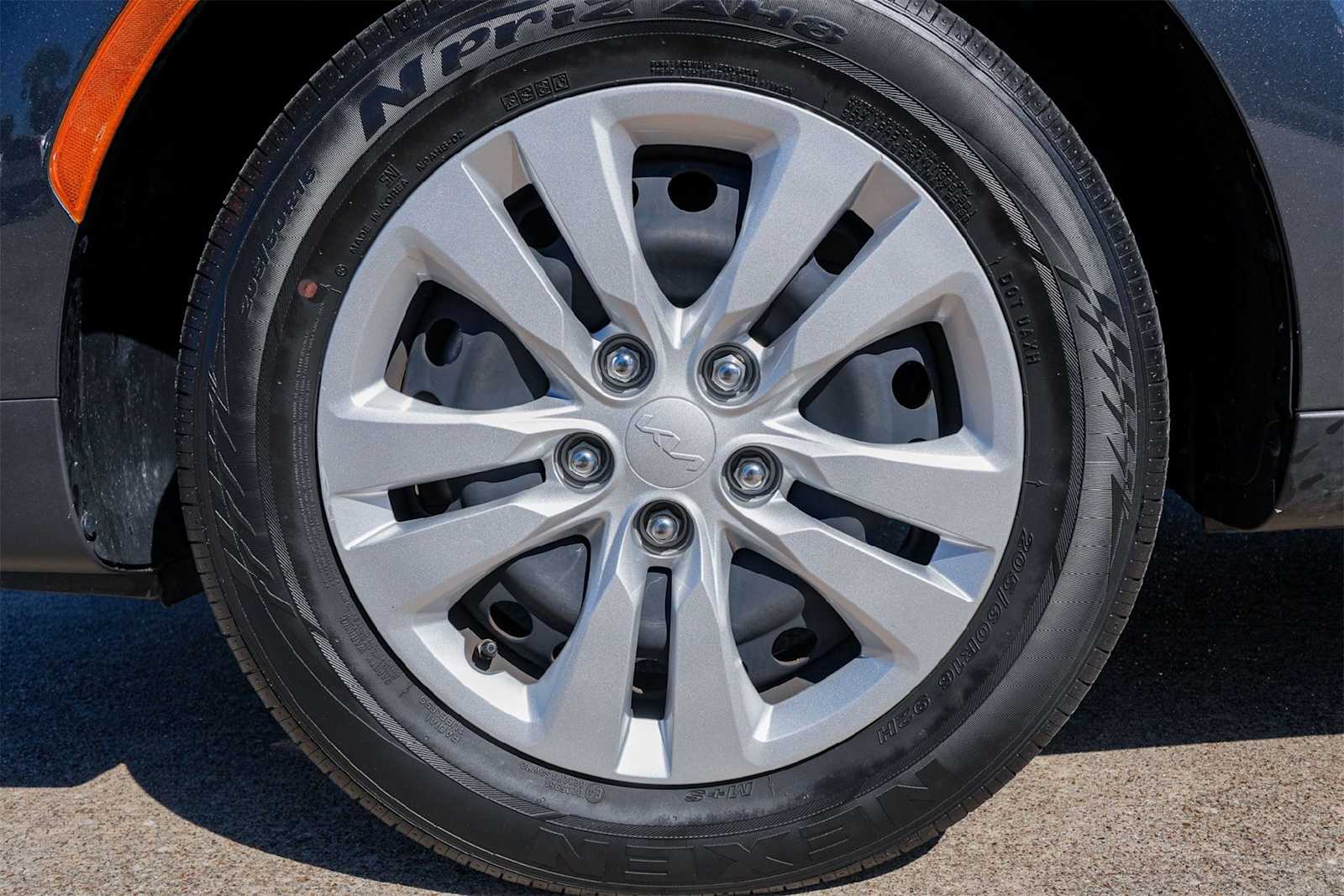 Thumbnail: 2023 Kia Soul - 8