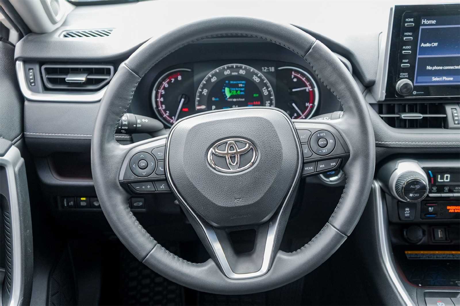 Thumbnail: 2021 Toyota RAV4 - 15