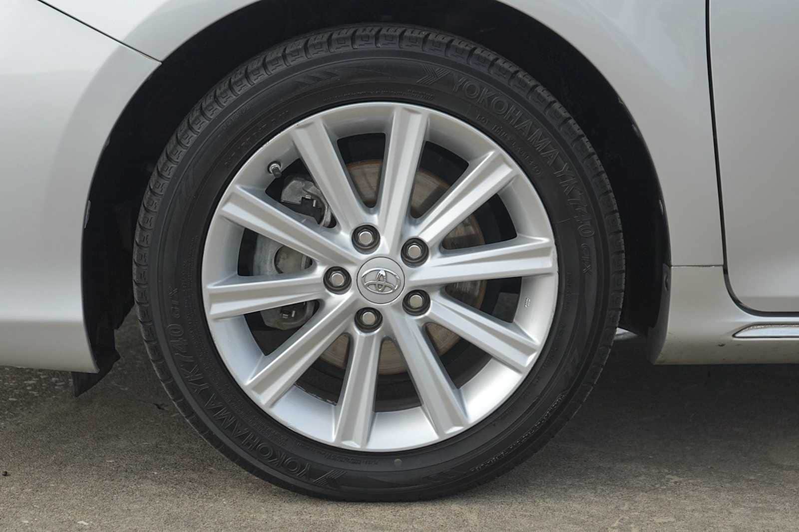 Thumbnail: 2012 Toyota Camry - 7