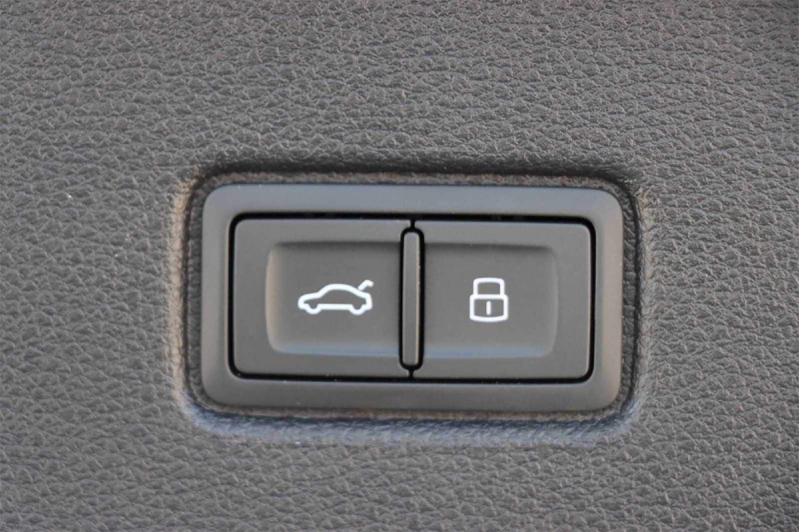 Thumbnail: 2024 Audi Q7 - 25