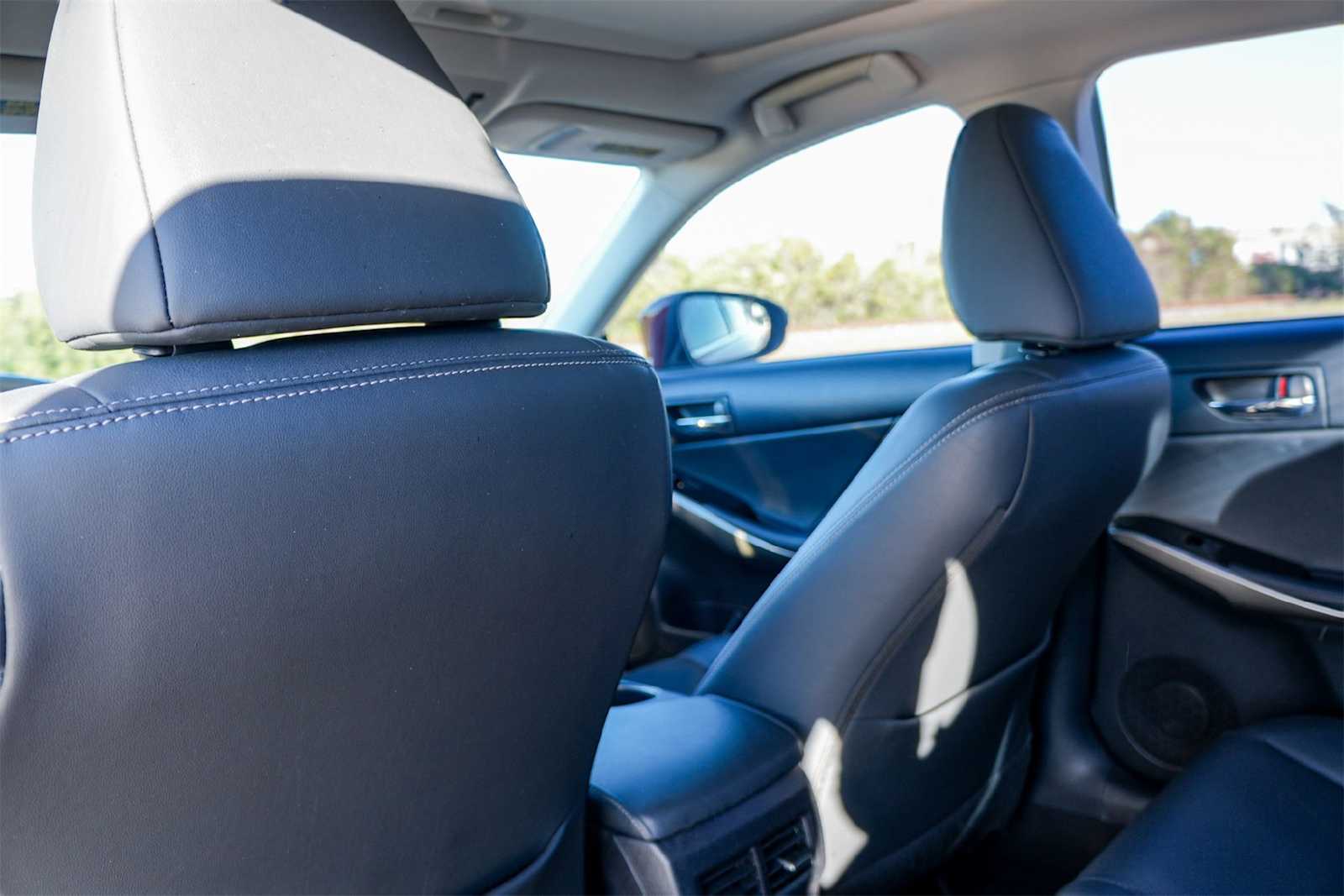 Thumbnail: 2015 Lexus IS - 12