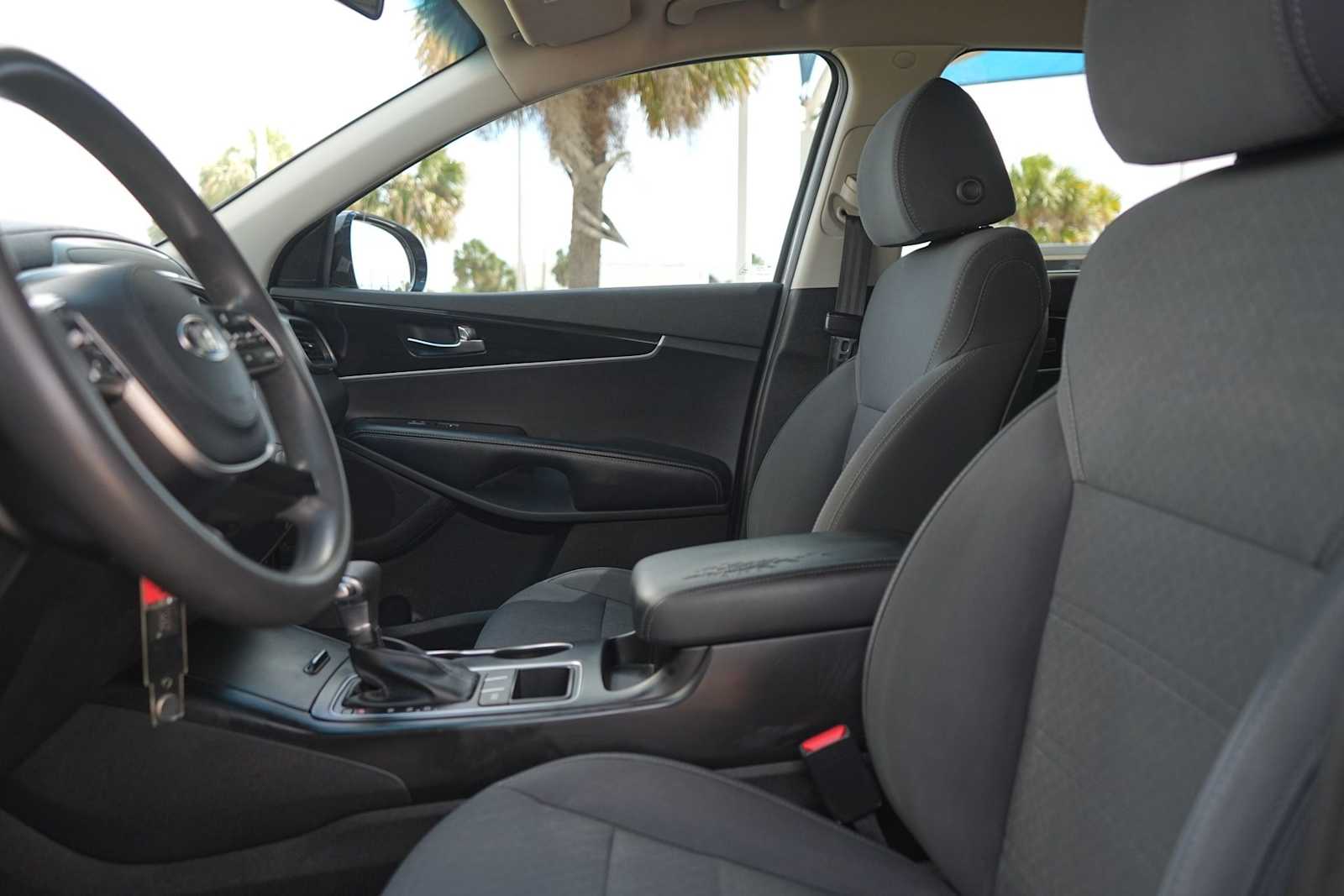 Thumbnail: 2019 Kia Sorento - 10