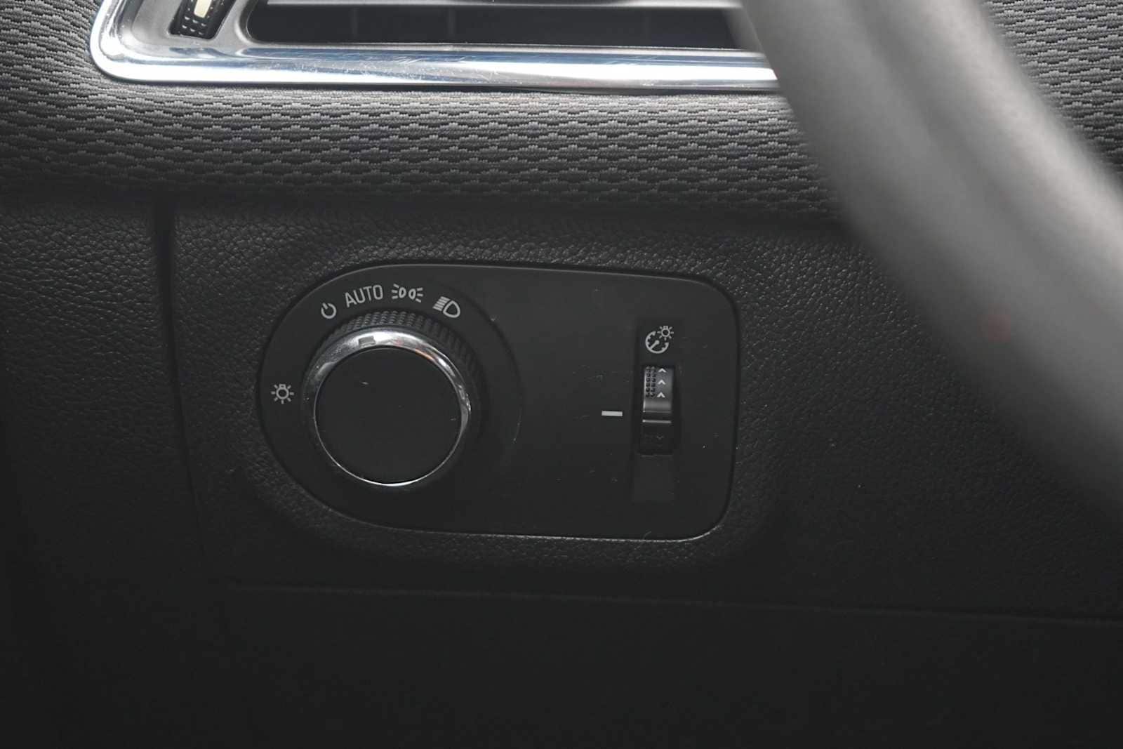 Thumbnail: 2016 Chevrolet Cruze - 23