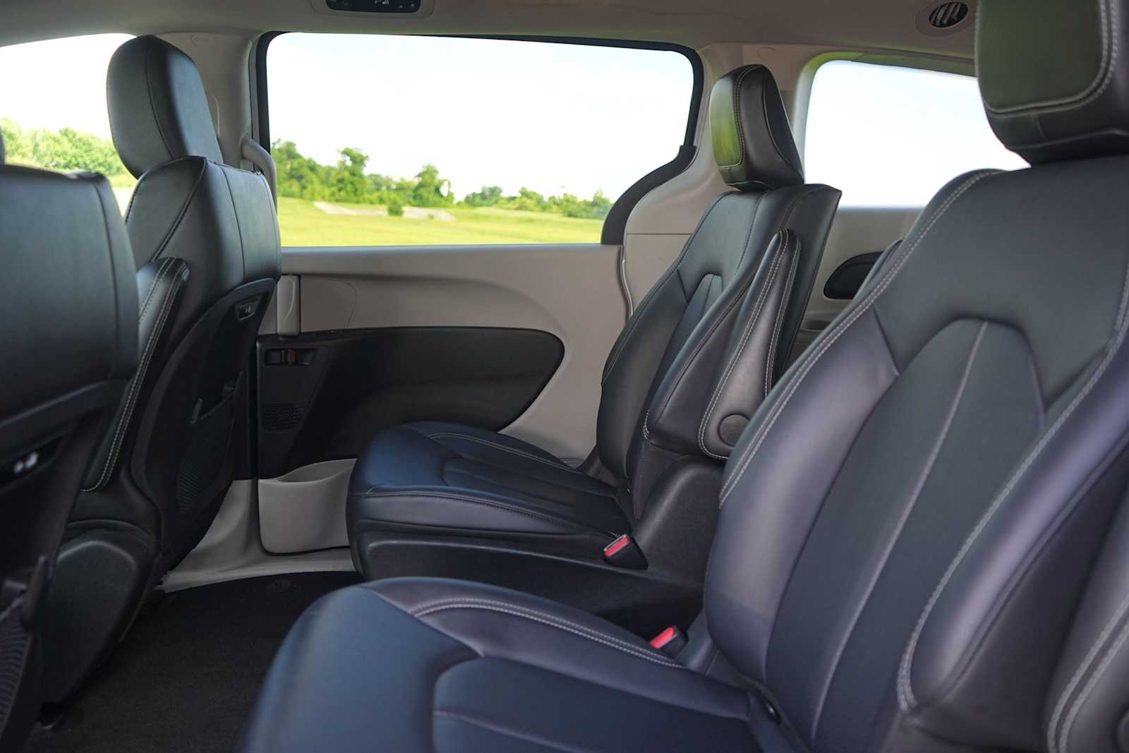 Thumbnail: 2024 Chrysler Pacifica - 13