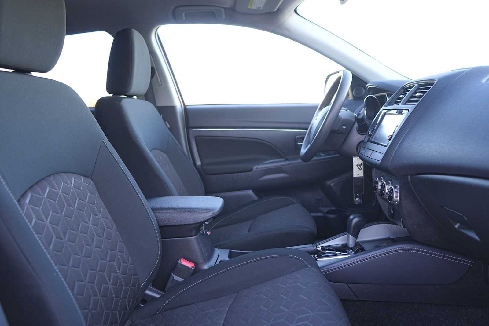 Thumbnail: 2024 Mitsubishi Outlander Sport - 15