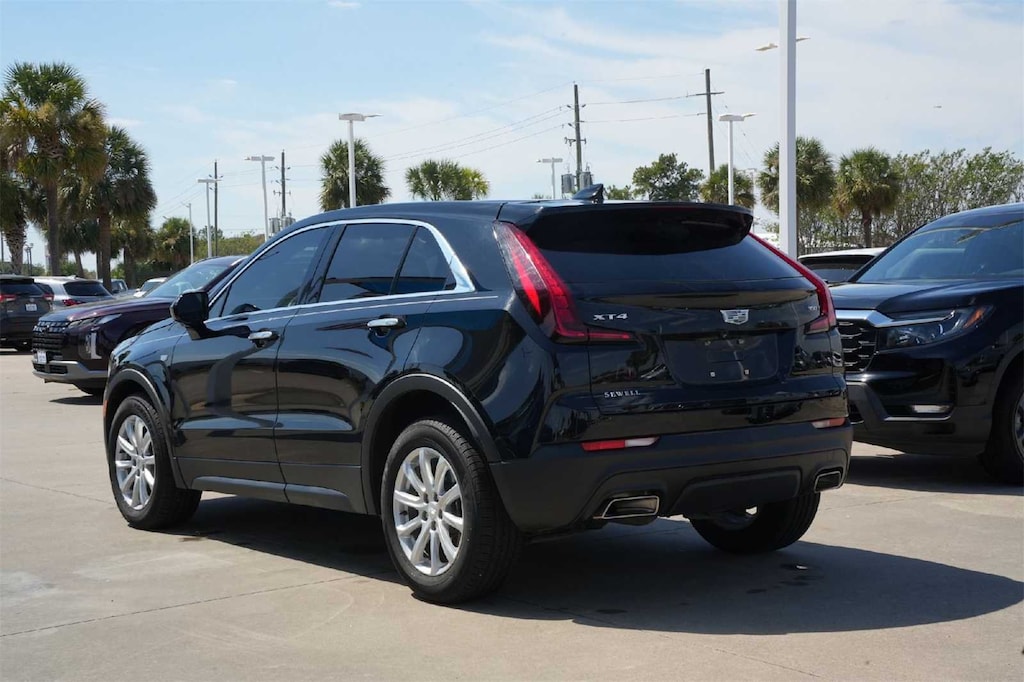 Used 2022 CADILLAC XT4 Luxury SUV