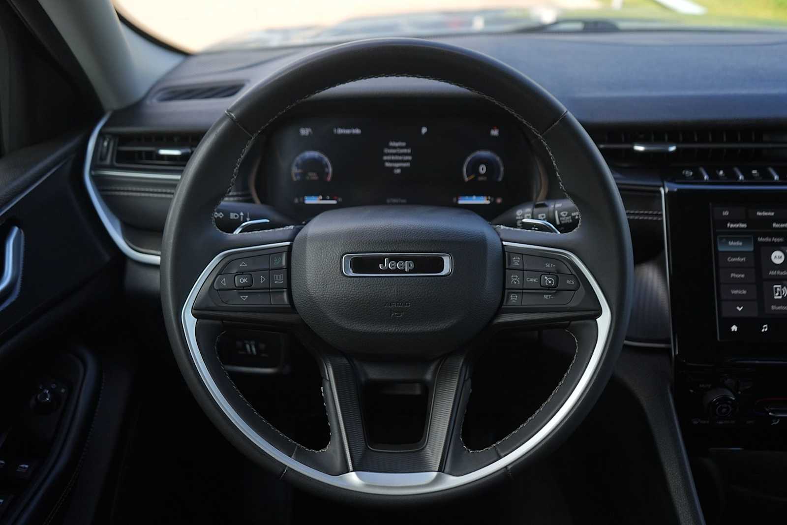 Thumbnail: 2024 Jeep Grand Cherokee - 16