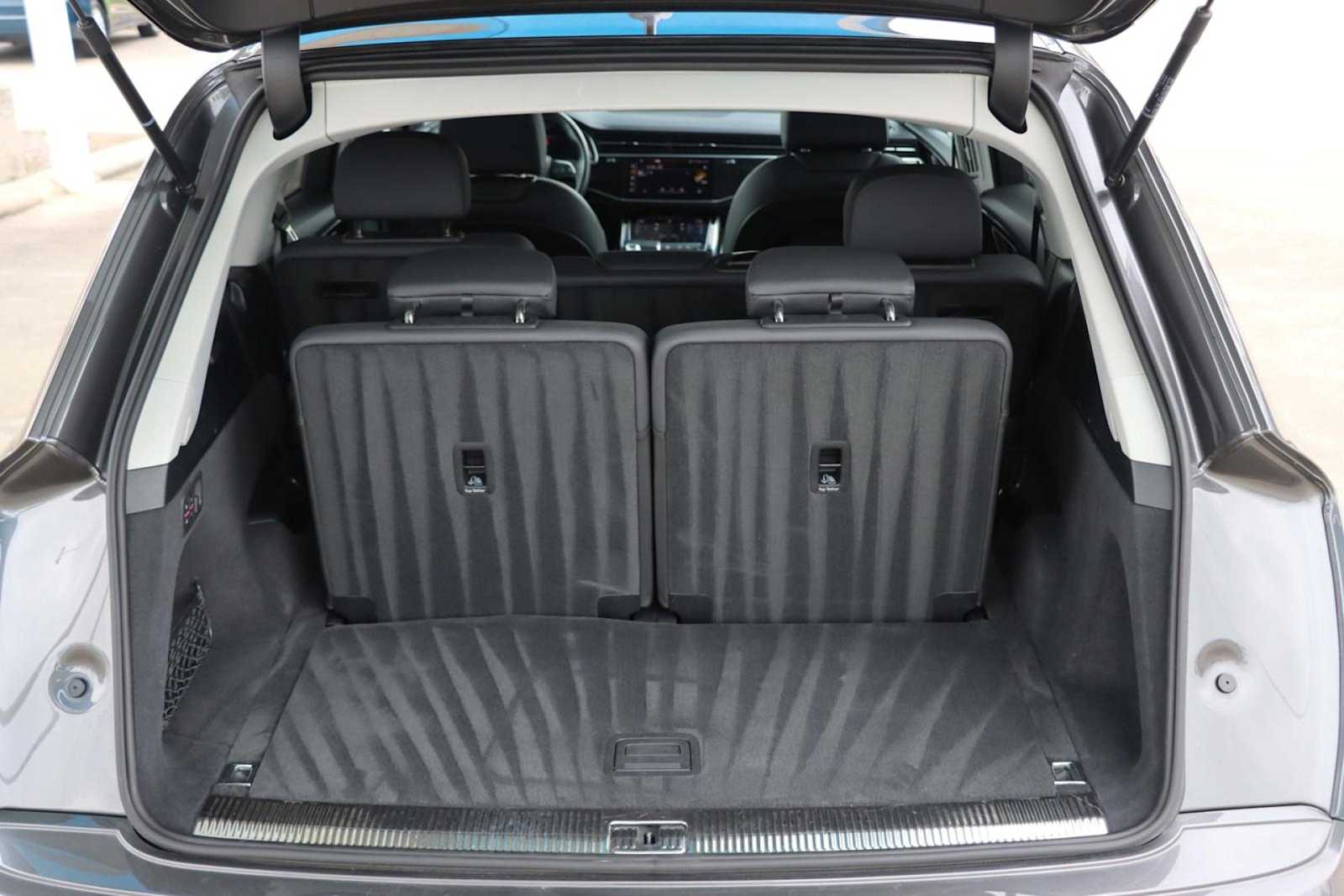 Thumbnail: 2024 Audi Q7 - 24