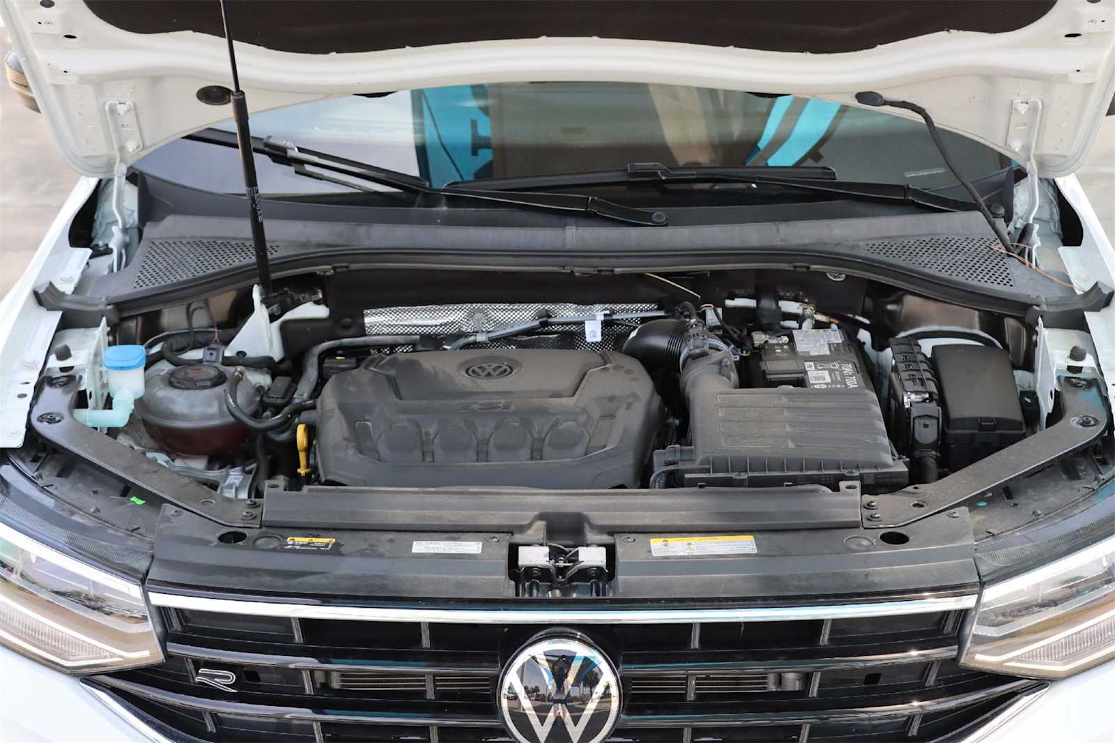 Thumbnail: 2024 Volkswagen Tiguan - 9