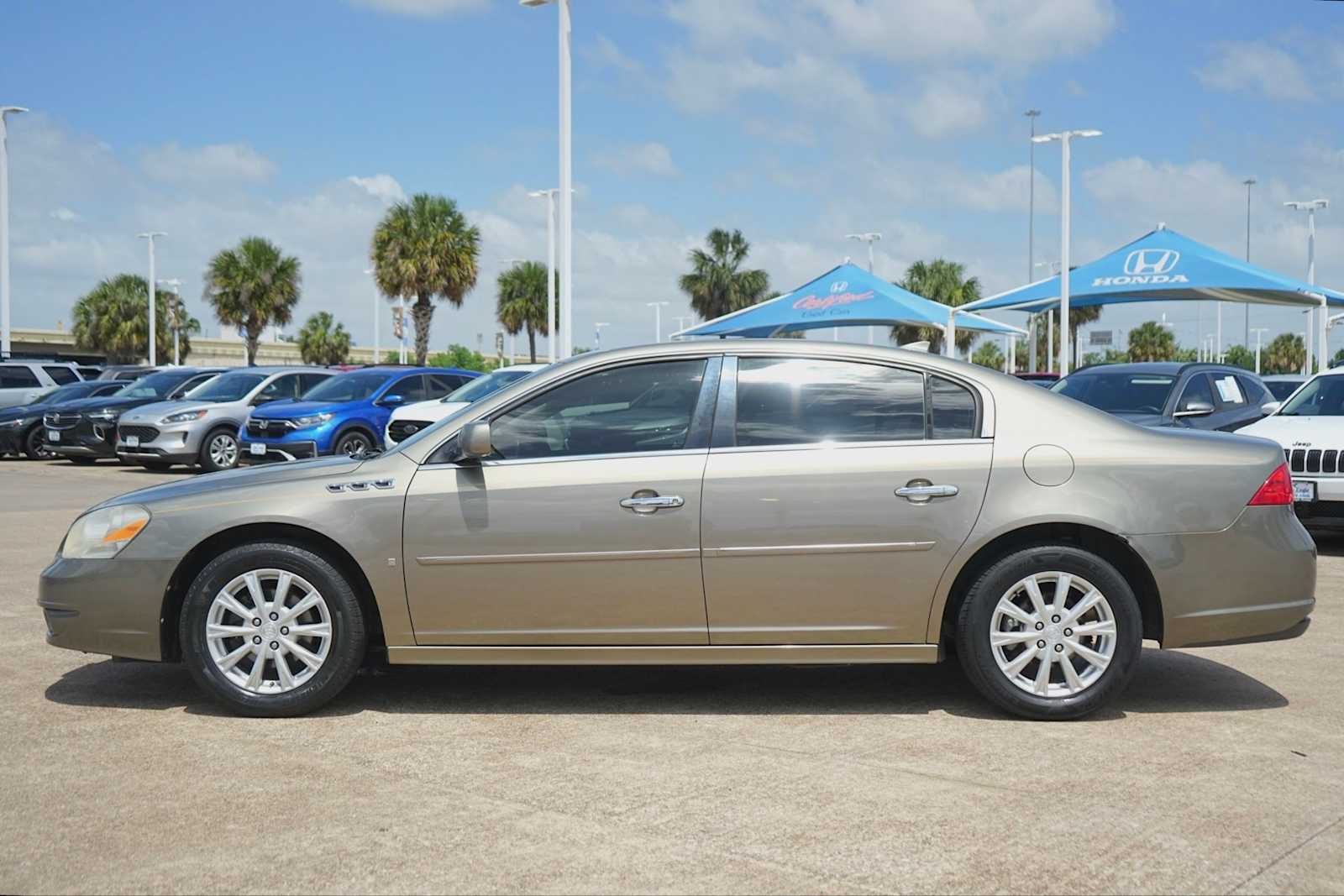 Thumbnail: 2010 Buick Lucerne - 3