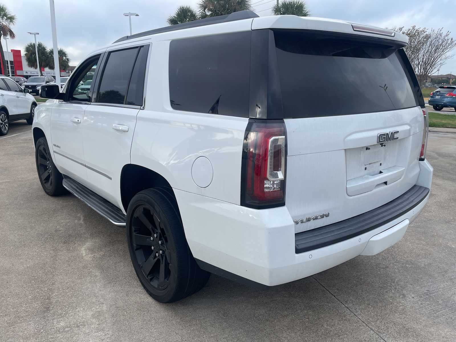 Thumbnail: 2017 GMC Yukon - 2