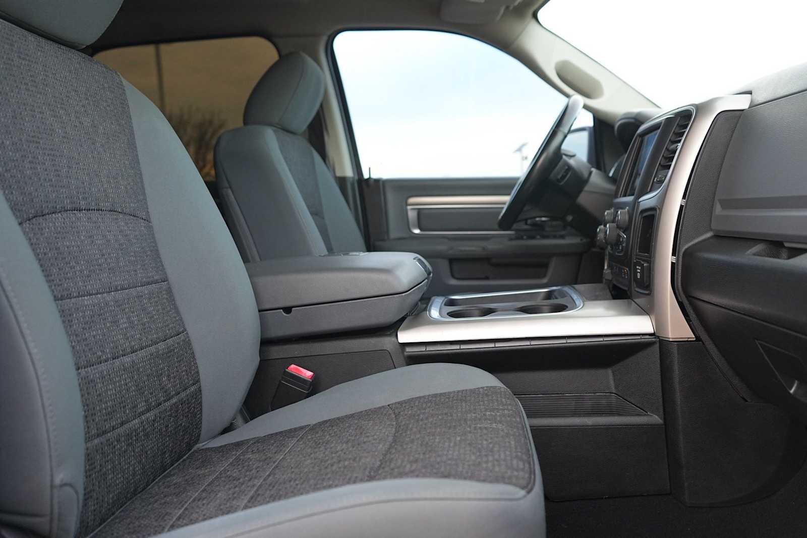 Thumbnail: 2020 RAM 1500 Classic - 15