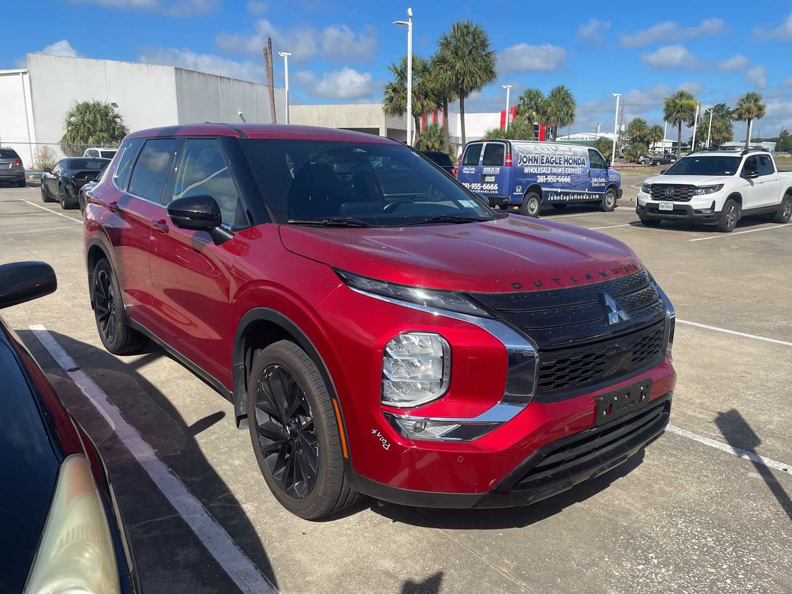 Thumbnail: 2023 Mitsubishi Outlander - 4