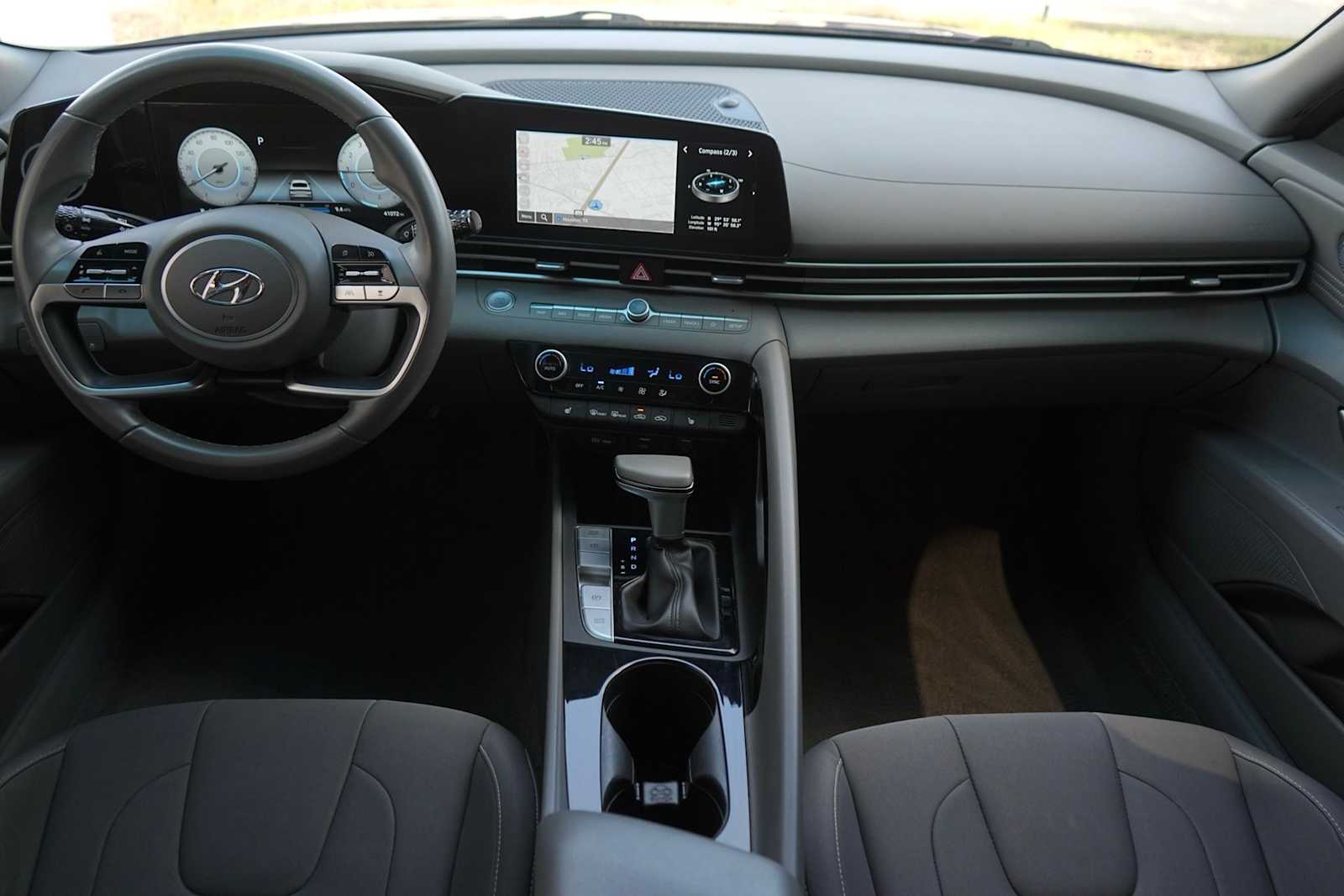 Thumbnail: 2023 Hyundai Elantra - 10