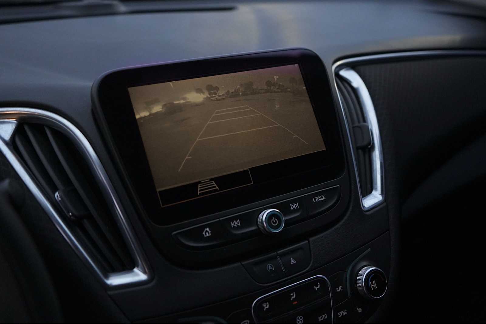 Thumbnail: 2021 Chevrolet Malibu - 22