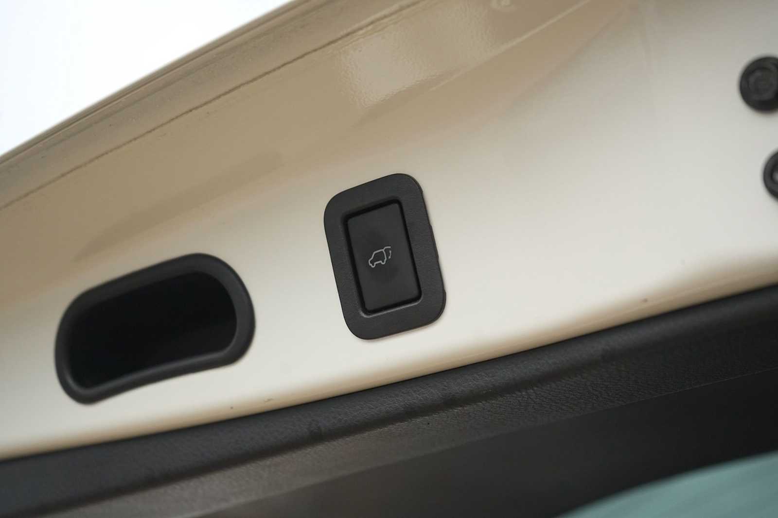 Thumbnail: 2015 Toyota Highlander - 26