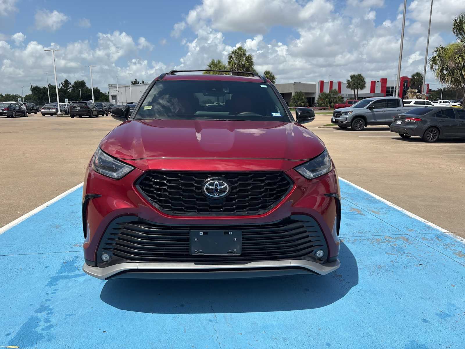 2023 Toyota Highlander XSE 2