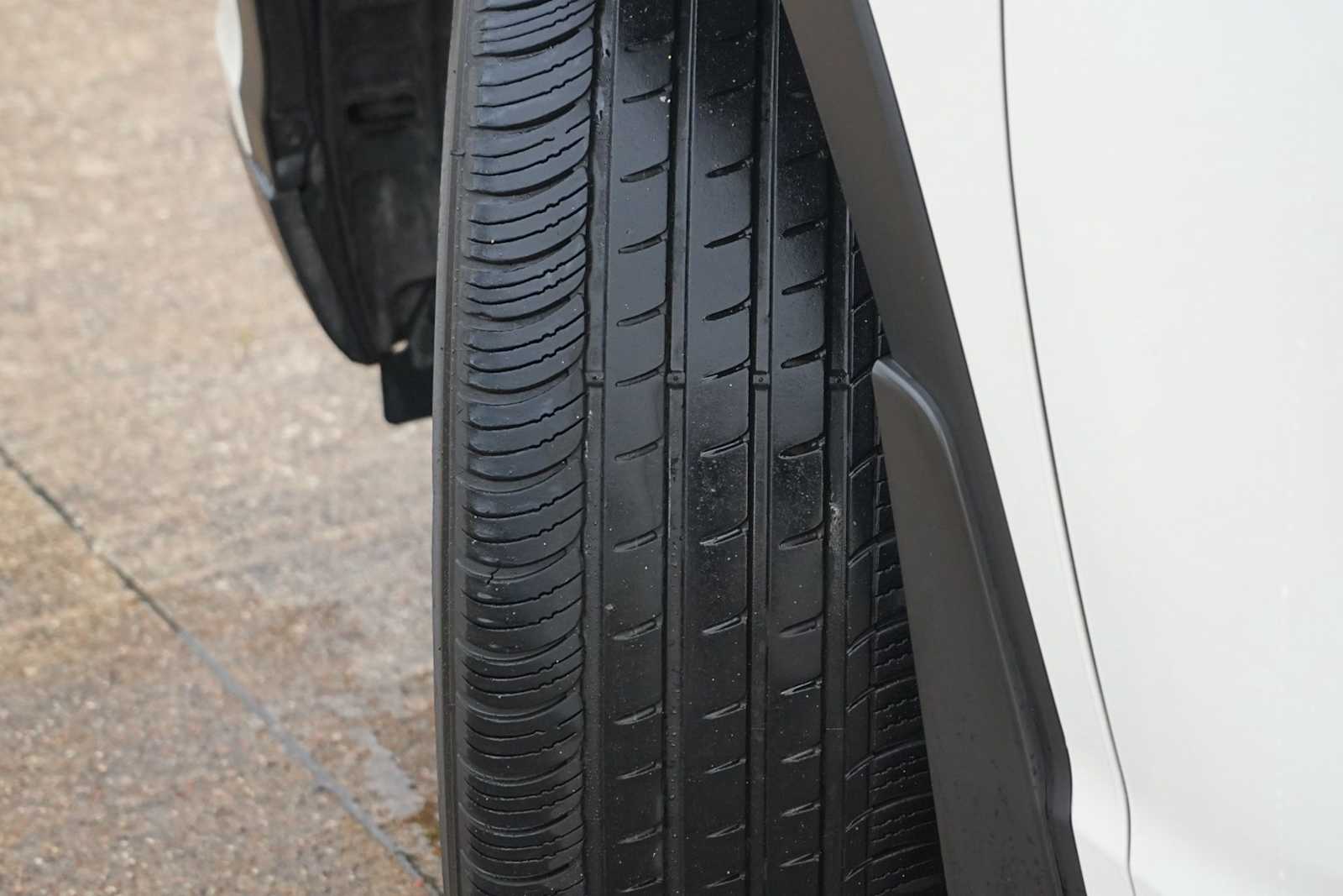 Thumbnail: 2015 Toyota Highlander - 29