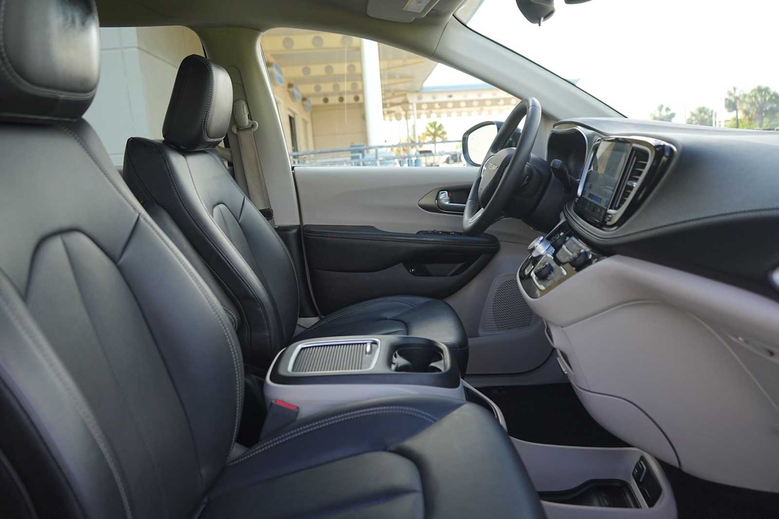 Thumbnail: 2024 Chrysler Pacifica - 14